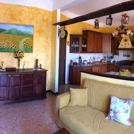 La Casa Di Marco Apartment อิมเปรีอา ภายนอก รูปภาพ