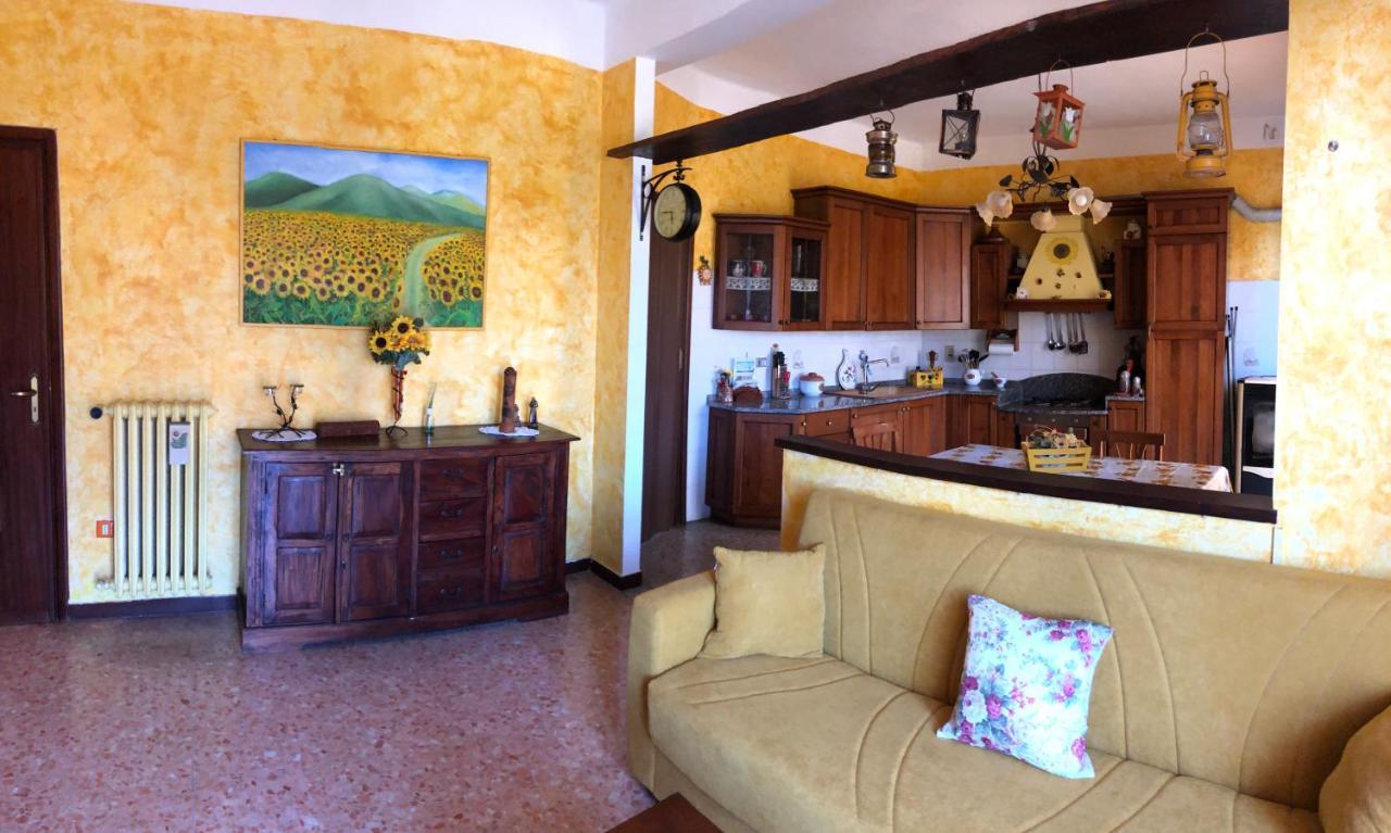 La Casa Di Marco Apartment อิมเปรีอา ภายนอก รูปภาพ