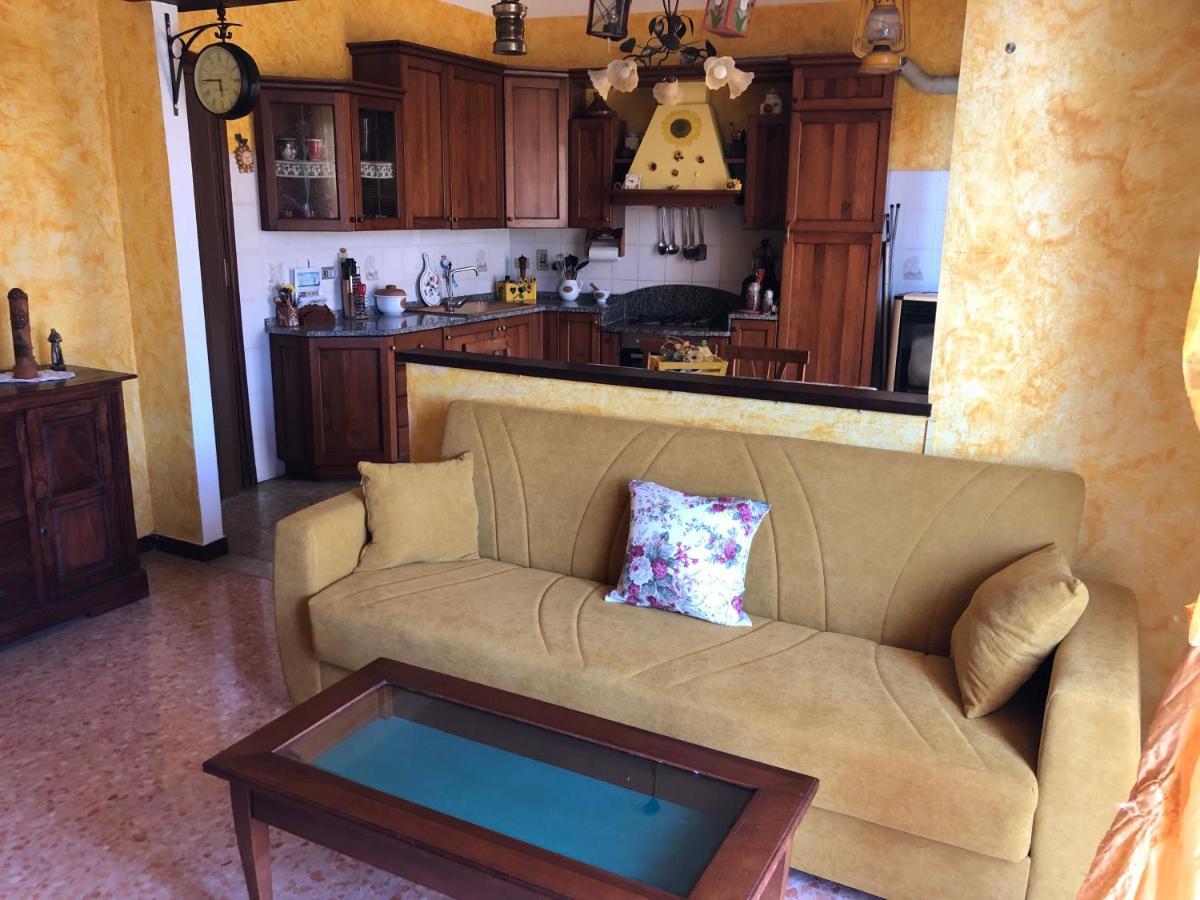 La Casa Di Marco Apartment อิมเปรีอา ภายนอก รูปภาพ