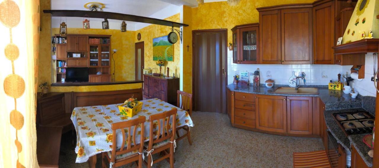 La Casa Di Marco Apartment อิมเปรีอา ภายนอก รูปภาพ