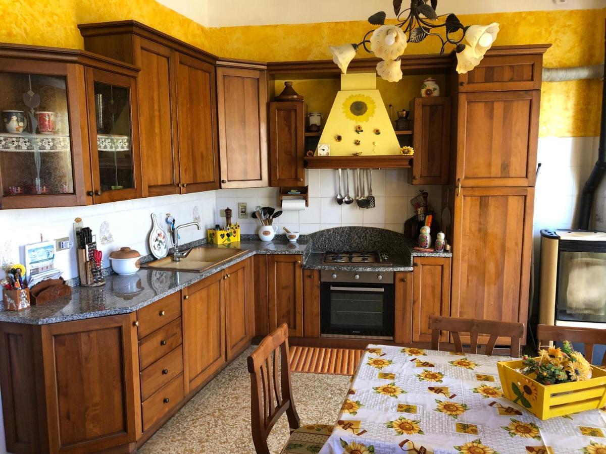 La Casa Di Marco Apartment อิมเปรีอา ภายนอก รูปภาพ