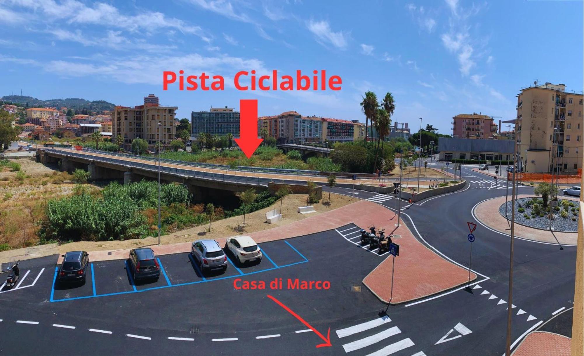 La Casa Di Marco Apartment อิมเปรีอา ภายนอก รูปภาพ